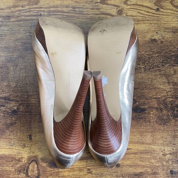BCBGeneration Gold Metallic ‘Flow’ Peep Toe Heels - Picture 10 of 13